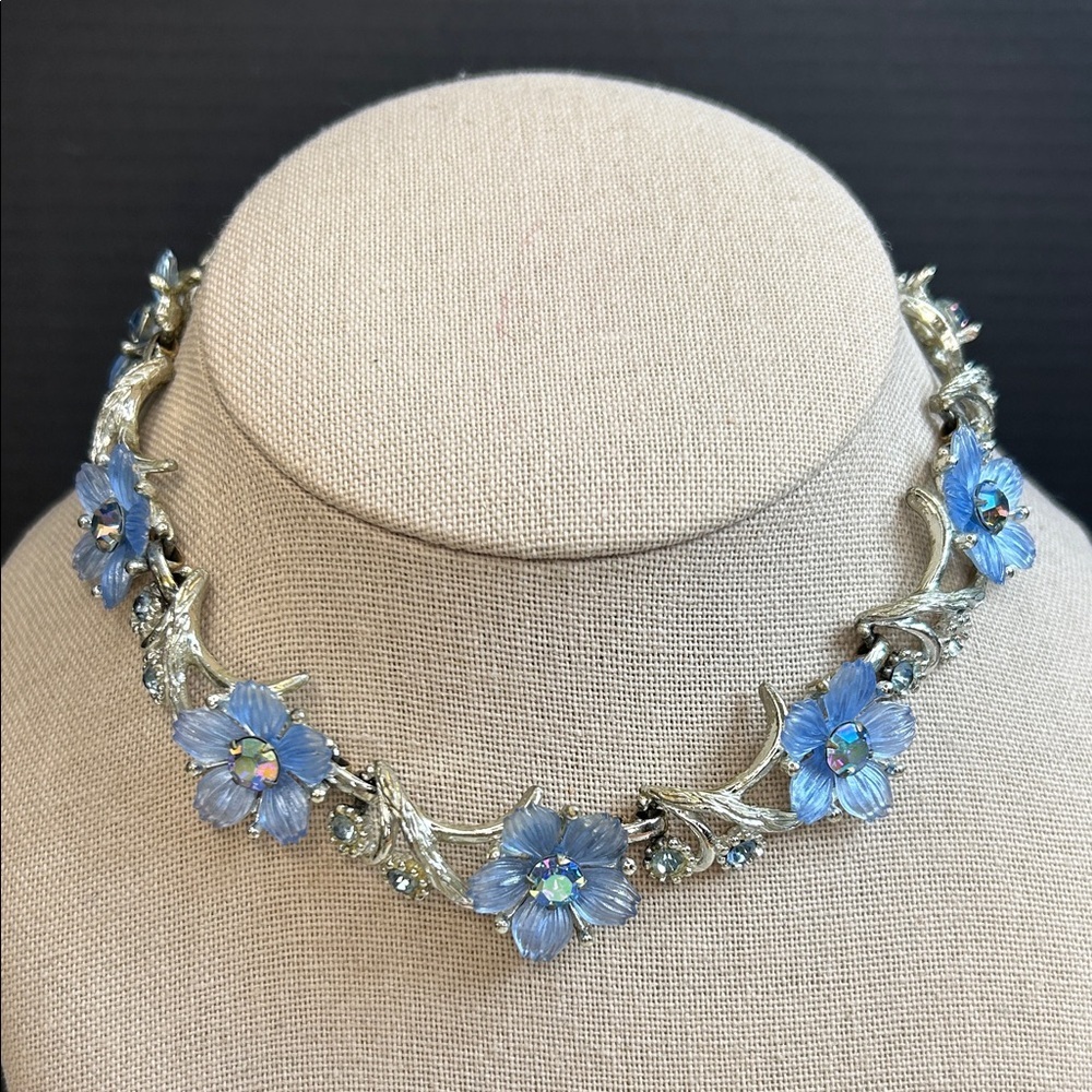Vintage Selro Blue Floral Thermoset Necklace -see description